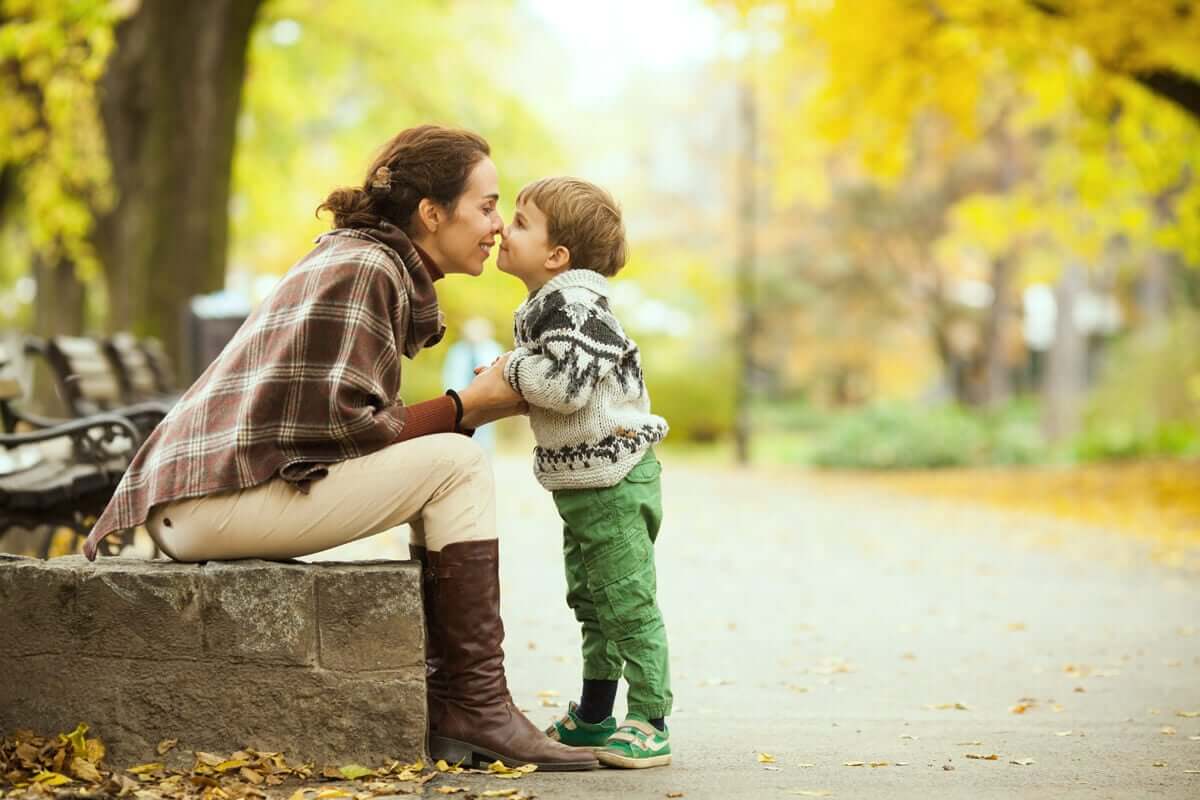 mother-son-hands-1