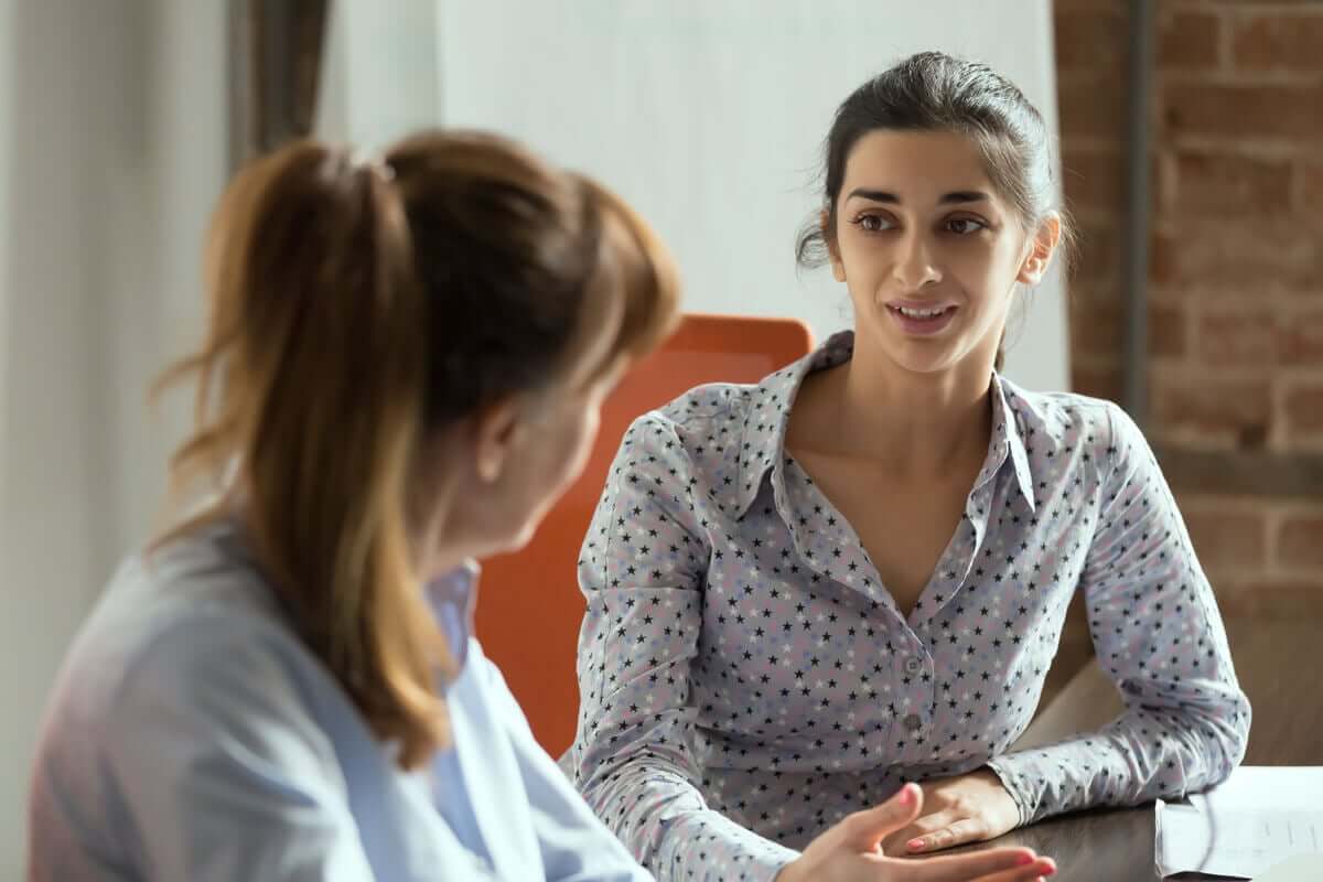 female-lawyer-client