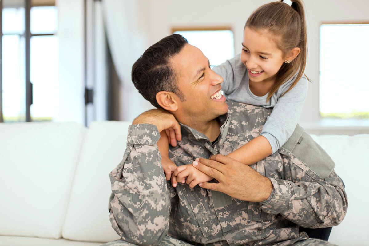 military-father-daughter